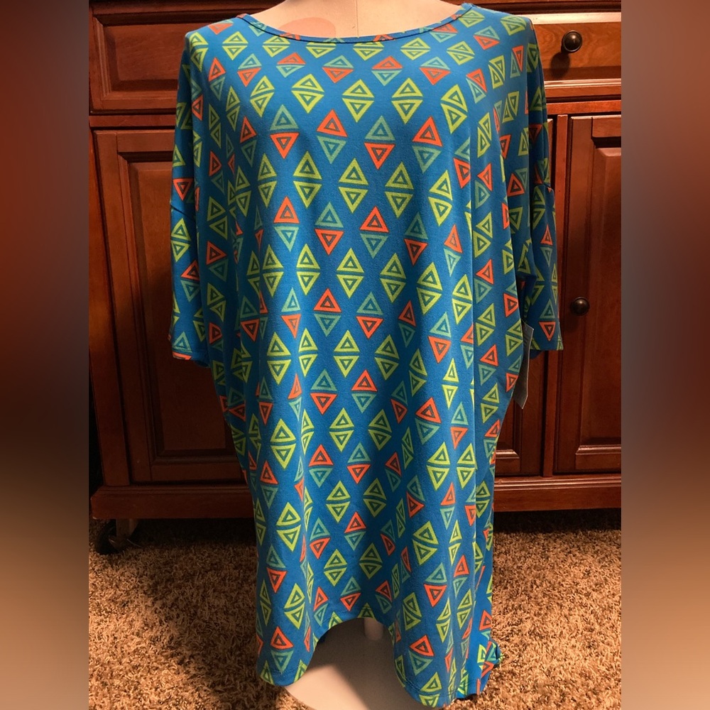 LuLaRoe Irma high-low tunic